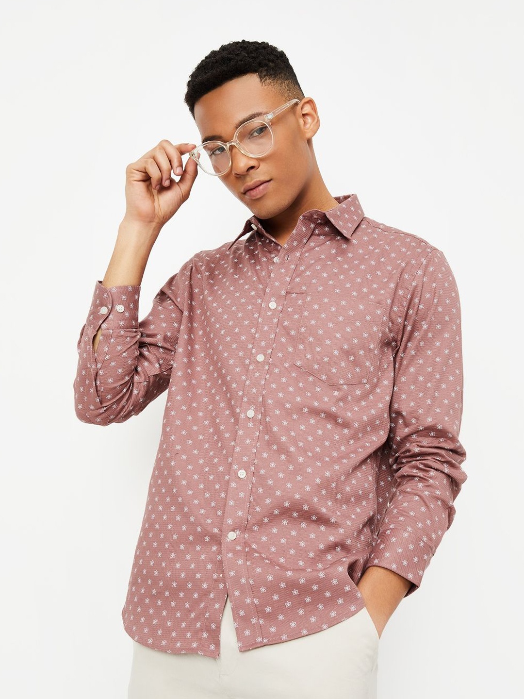 

max Men Spread Collar Geometric Printed Cotton Casual Shirt, Mauve