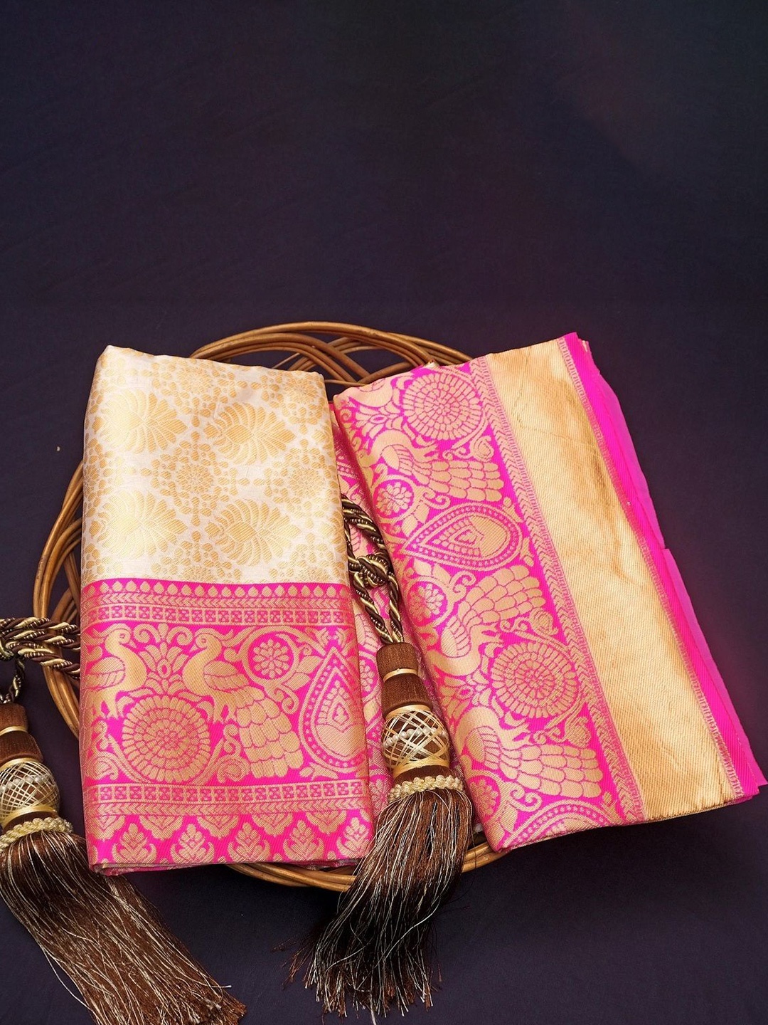 

Aika Woven Design Zari Pure Silk Banarasi Saree, Cream