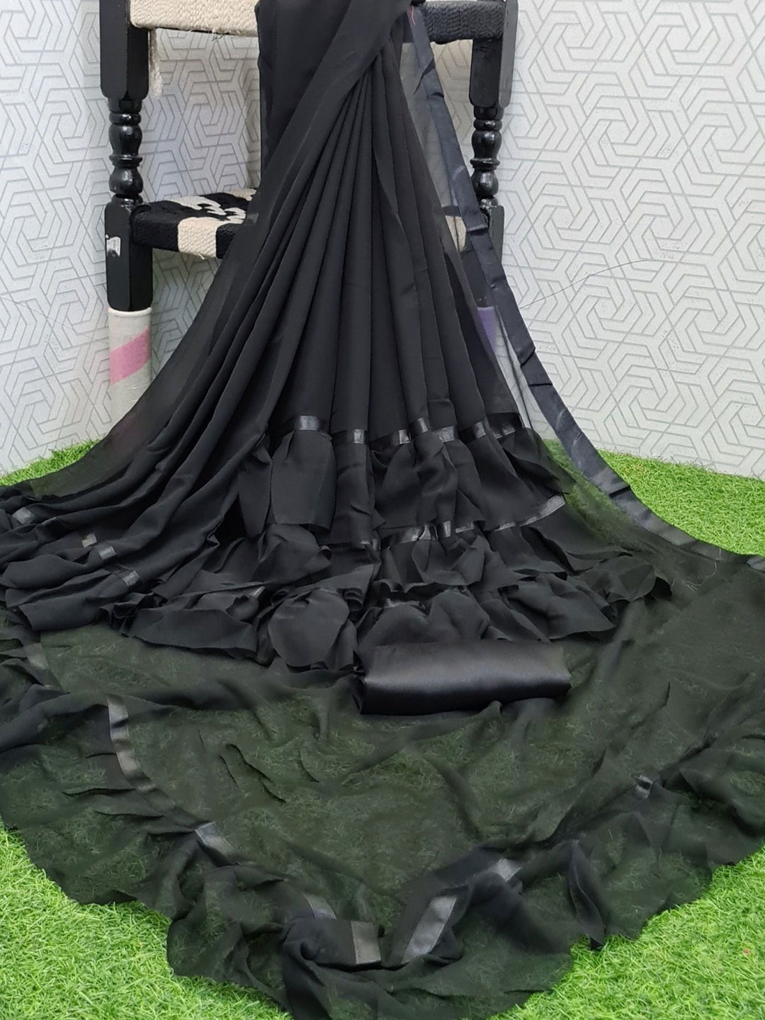 

Aika Pure Chiffon Saree, Black