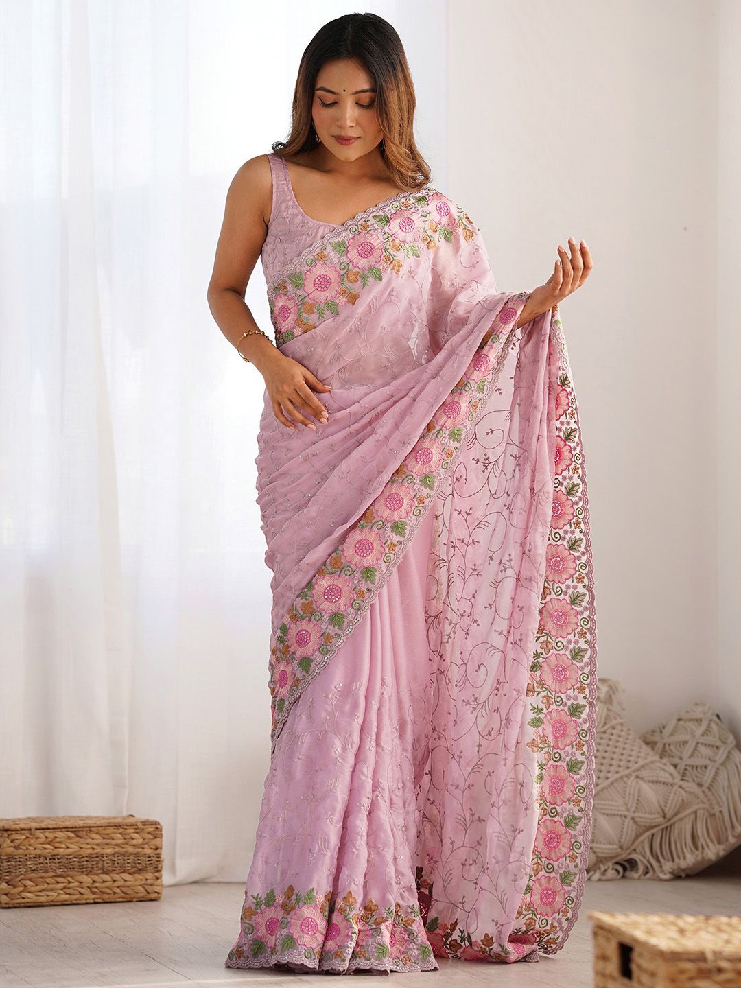 

Anouk Embellished Sequinned Pure Georgette Saree, Mauve