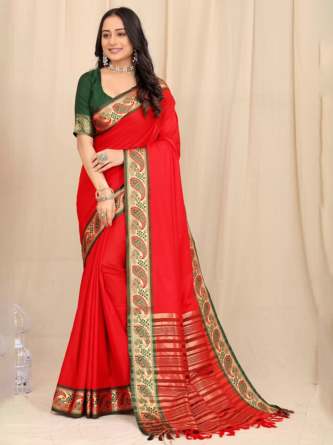 

Upalksh Zari Banarasi Saree with Blouse Piece, Red