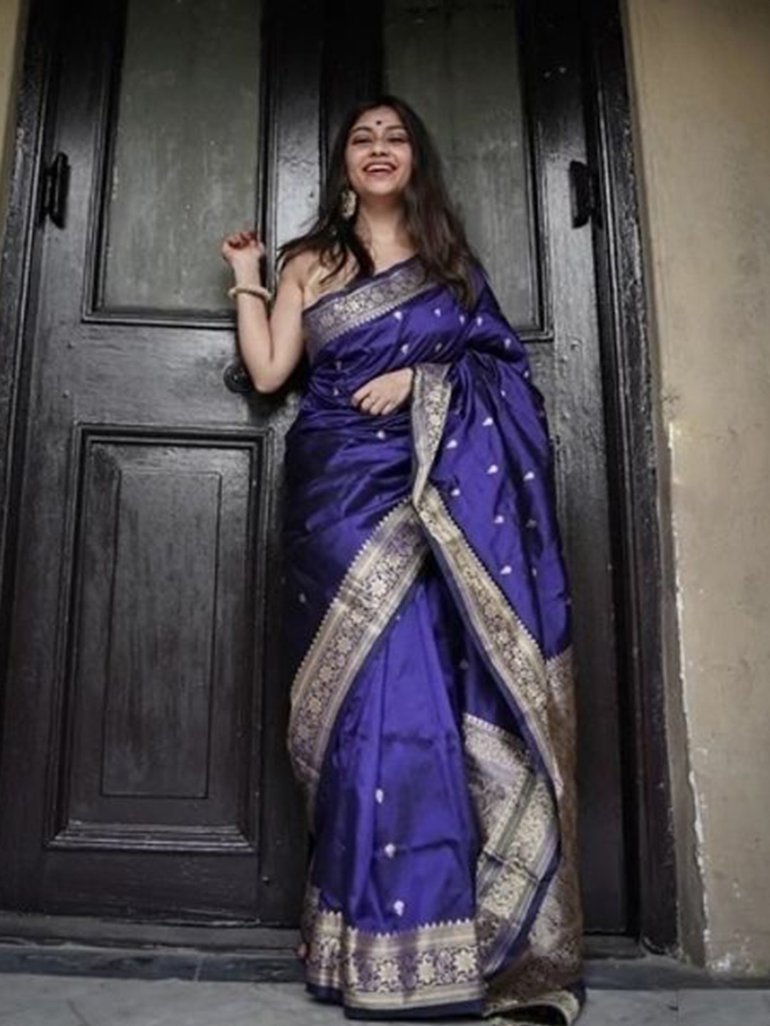 

Upalksh Ethnic Motifs Woven Design Zari Banarasi Saree, Blue