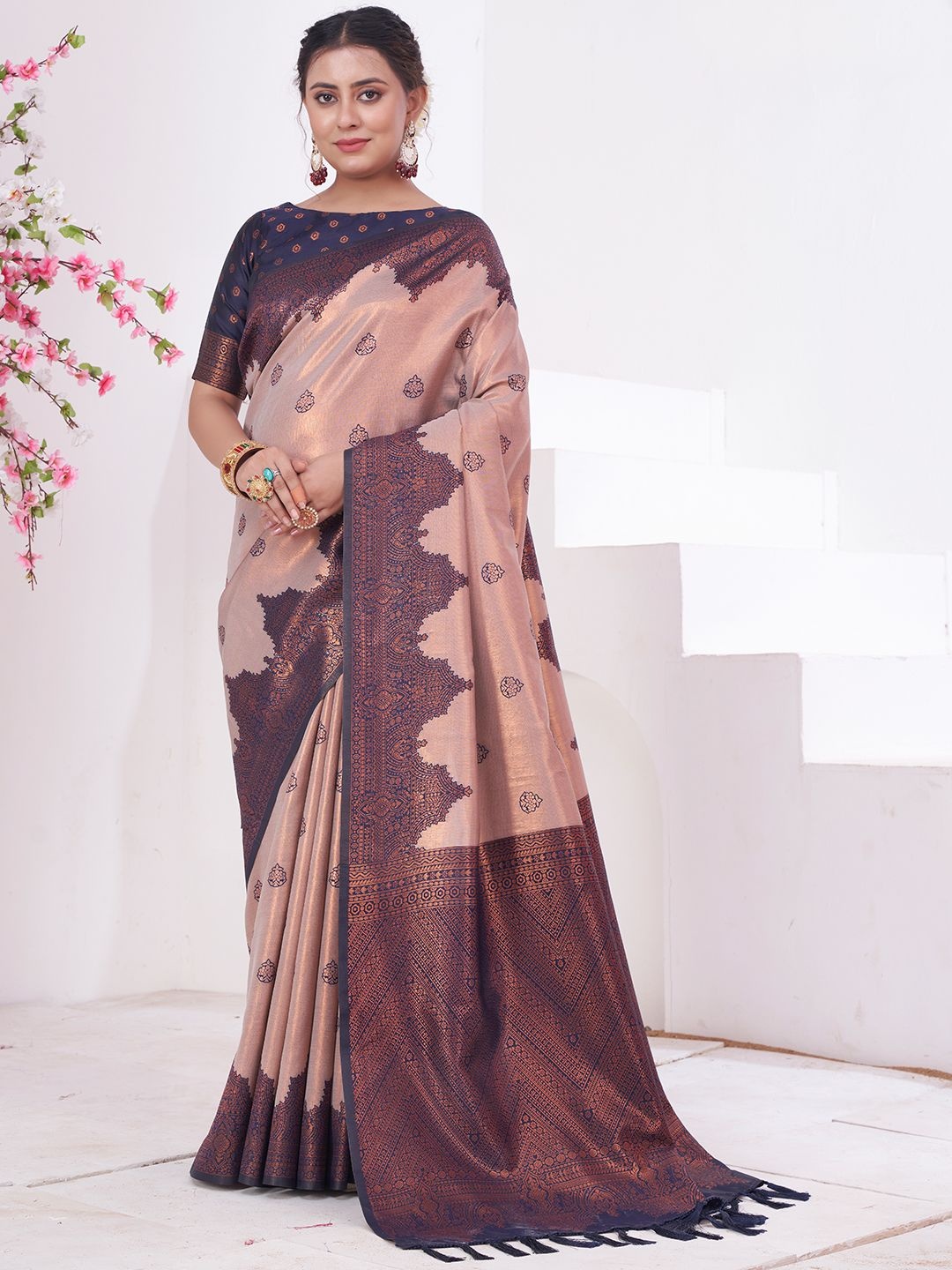 

Panzora Woven Design Zari Kanjeevaram Saree, Beige