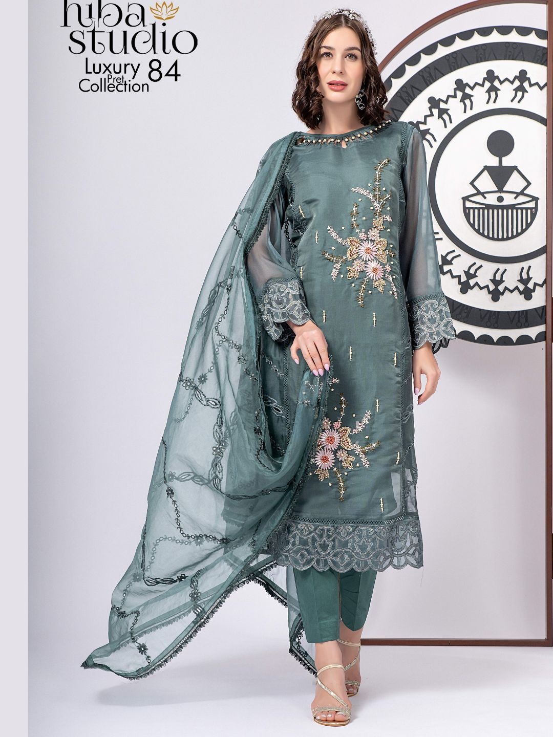 

HIBA STUDIO Women Floral Embroidered Panelled Kurta with Trousers & With Dupatta, Green