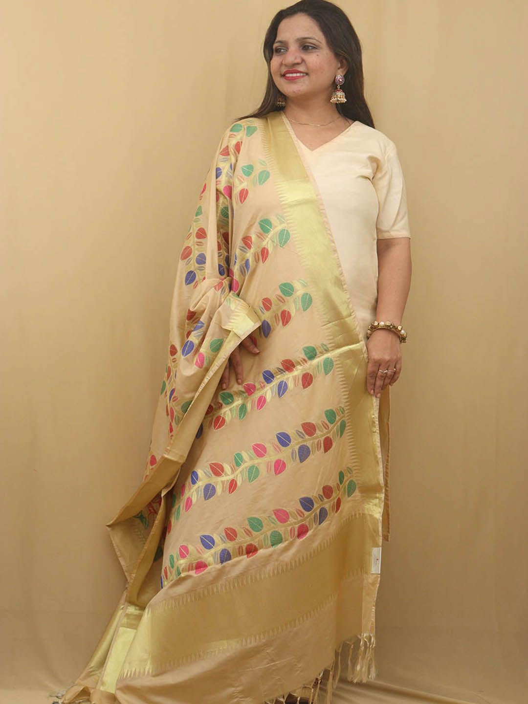 

Luxurionworld Leaf Woven Design Zari Banarasi Silk Dupatta, Cream