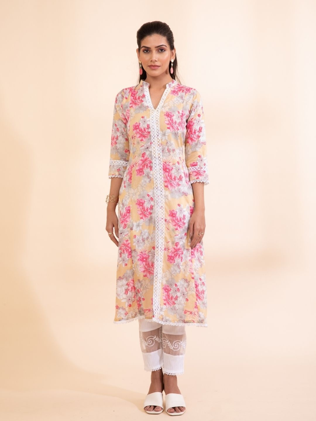 

Me&I Floral Printed Mandarin Collar A-Line Kurta, Yellow