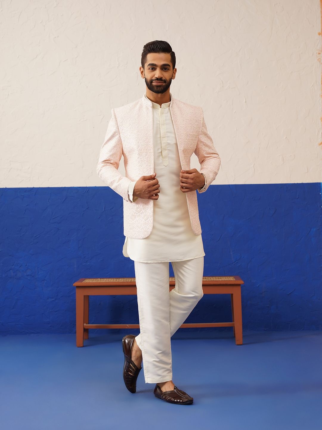 

TheEthnic.Co Men Embriodered Bandhgala 2-Piece Suits, Pink
