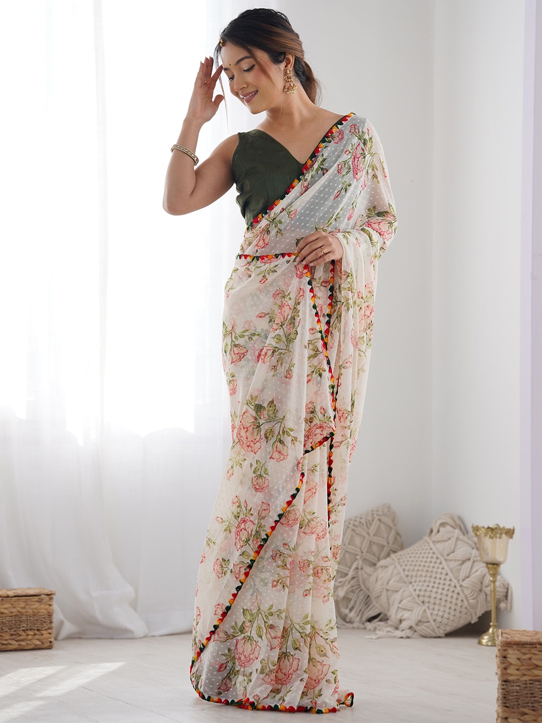 

Mitera Women Floral Printed Pure Georgette Saree, White