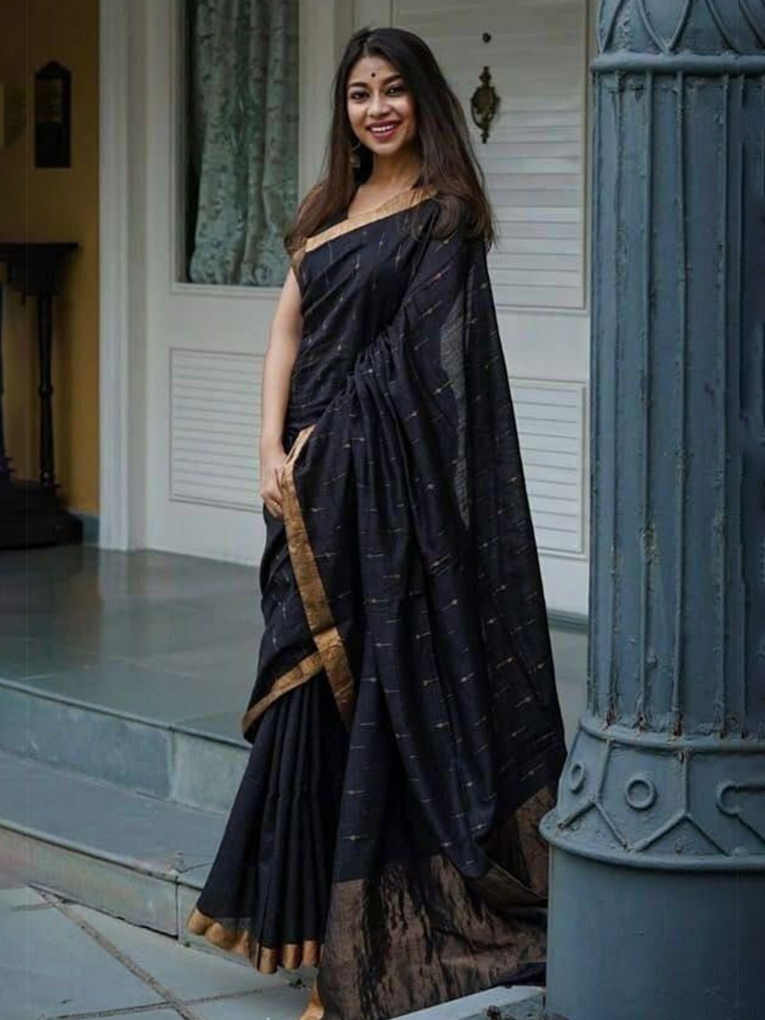 

Upalksh Woven Design Zari Jute Silk Kanjeevaram Saree, Black