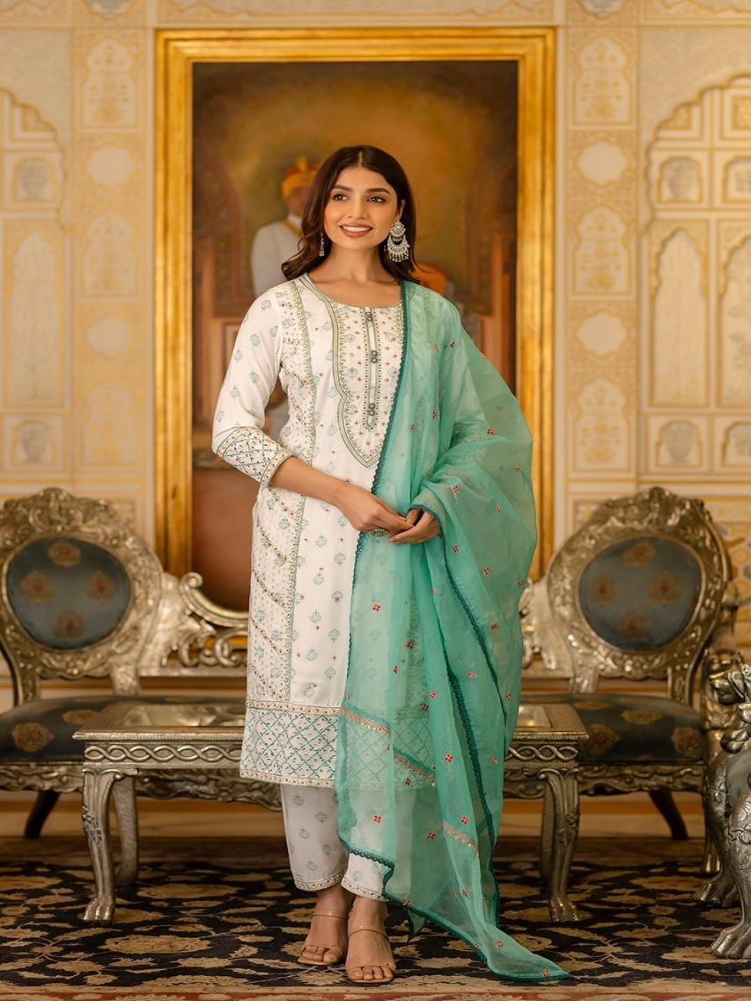 

Gauric creation Women Floral Printed Regular Kurta with Trousers & With Dupatta, Green