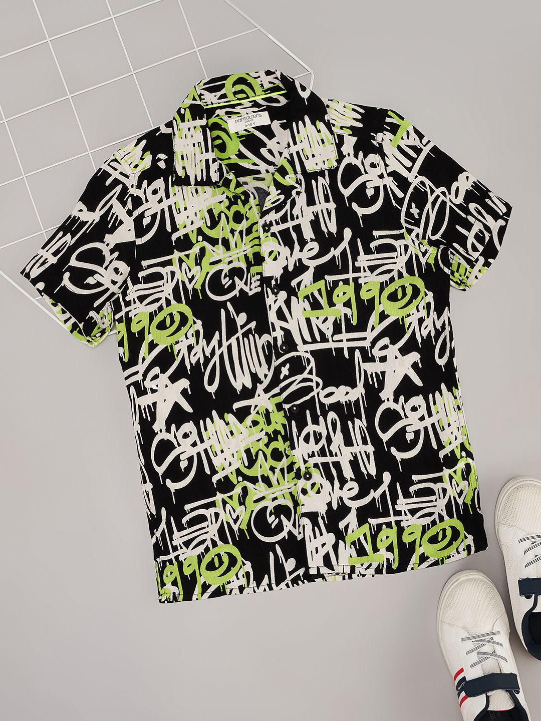 

Pantaloons Junior Boys Cutaway Collar Abstract Printed Casual Shirt, Black