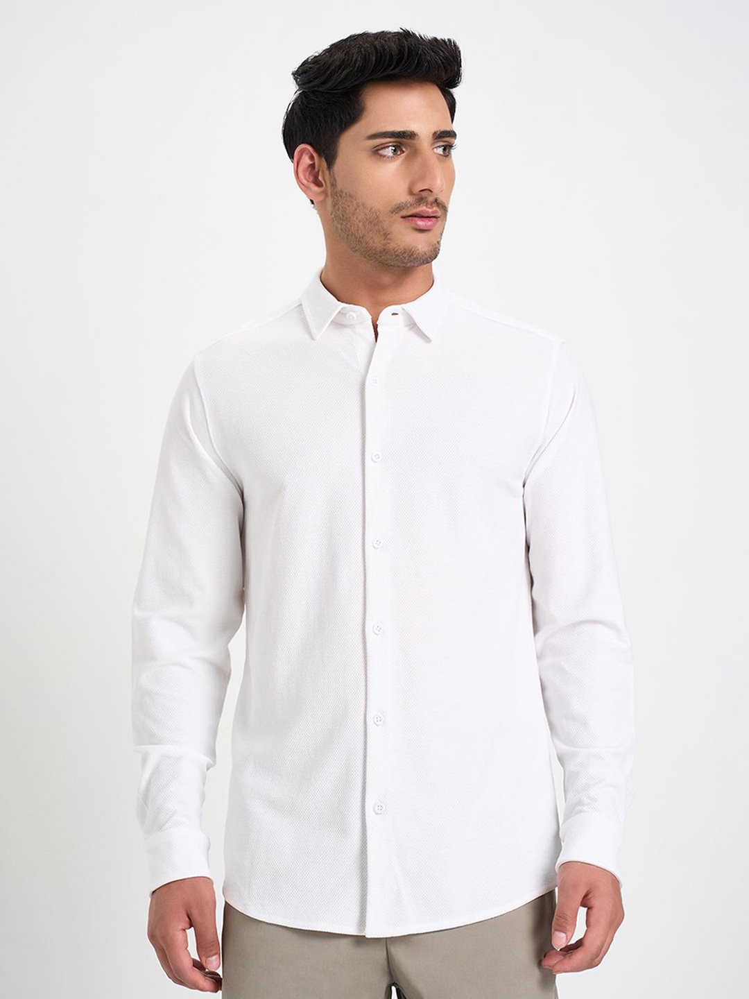 

Peregrine by Pantaloons Men Spread Collar Textured Cotton Casual Shirt, White