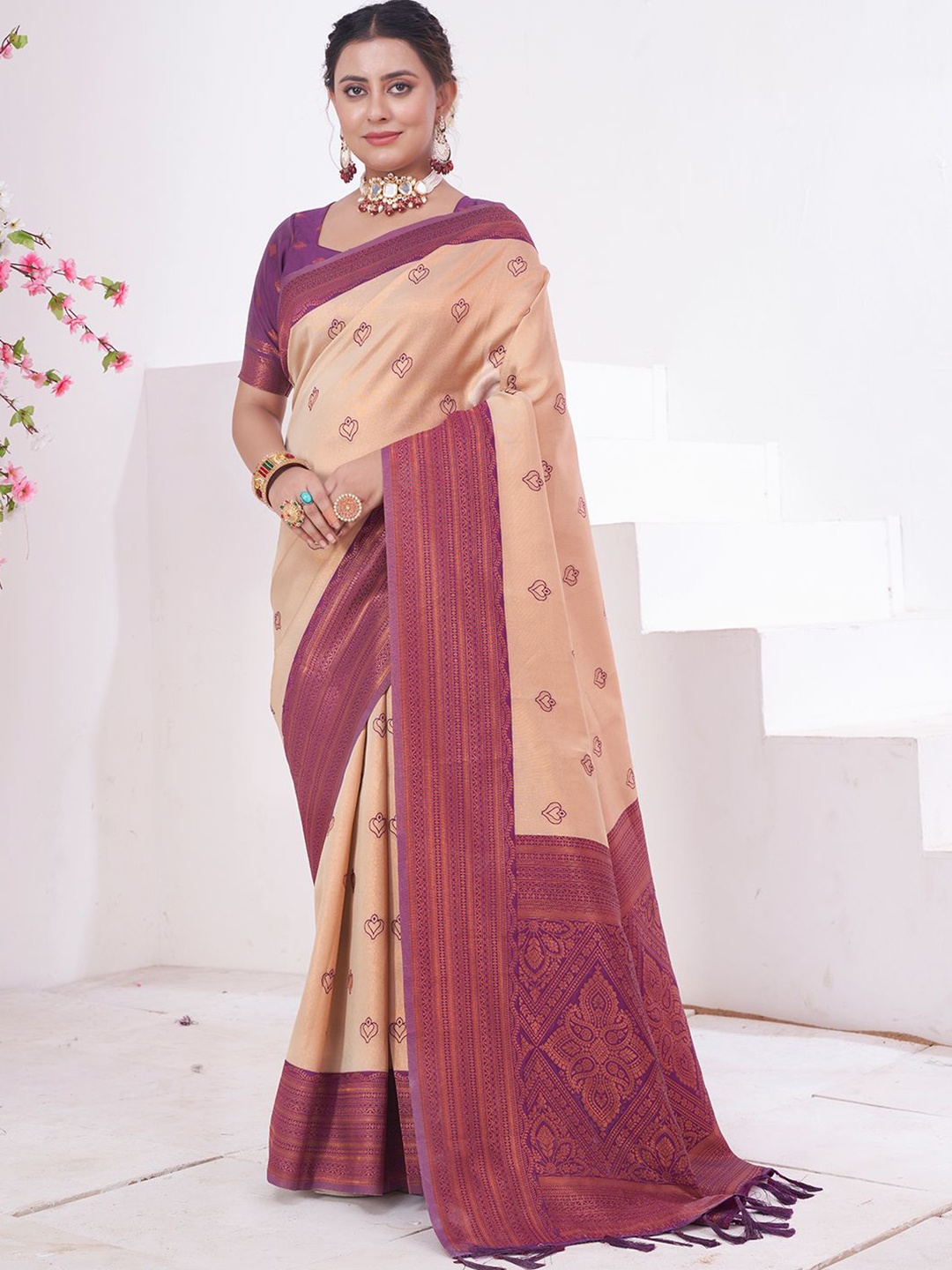 

Mitera Woven Design Zari Kanjeevaram Saree, Cream