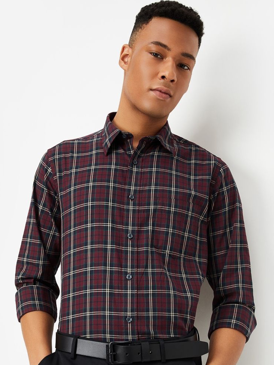 

max Men Slim Fit Spread Collar Tartan Checked Cotton Casual Shirt, Maroon