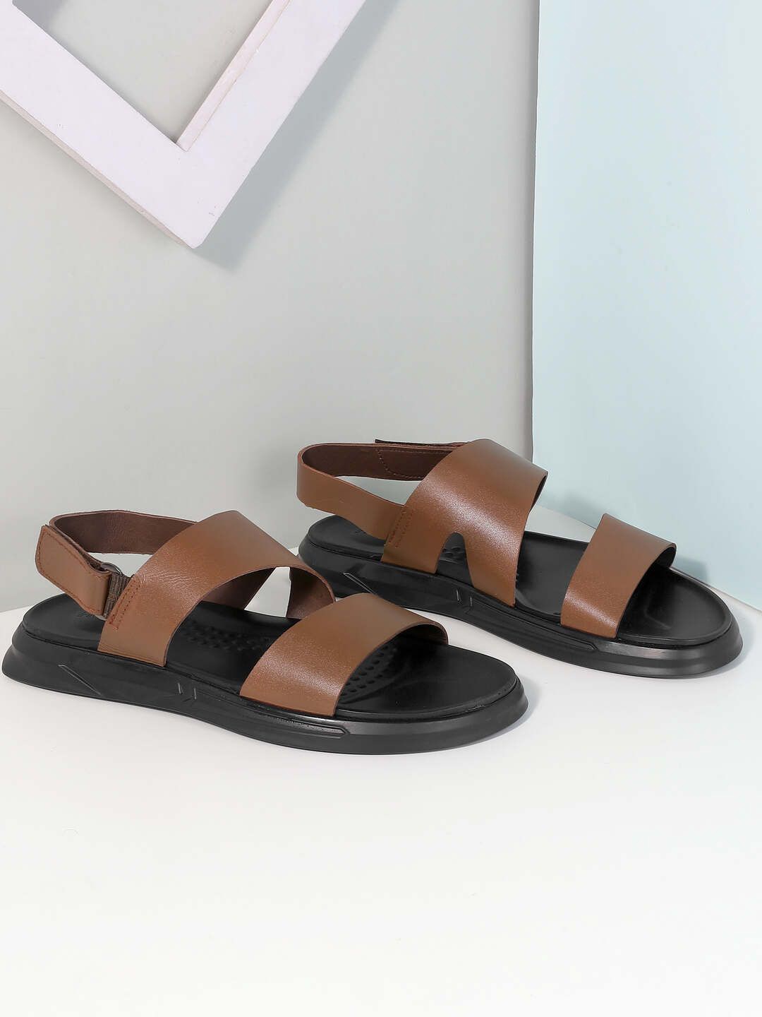 

Mochi Men Leather Comfort Sandals, Tan