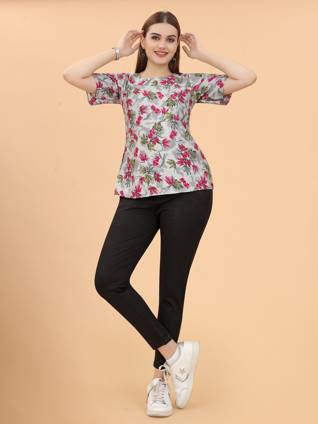 Moda Rapido Women Floral Printed Round Neck Top