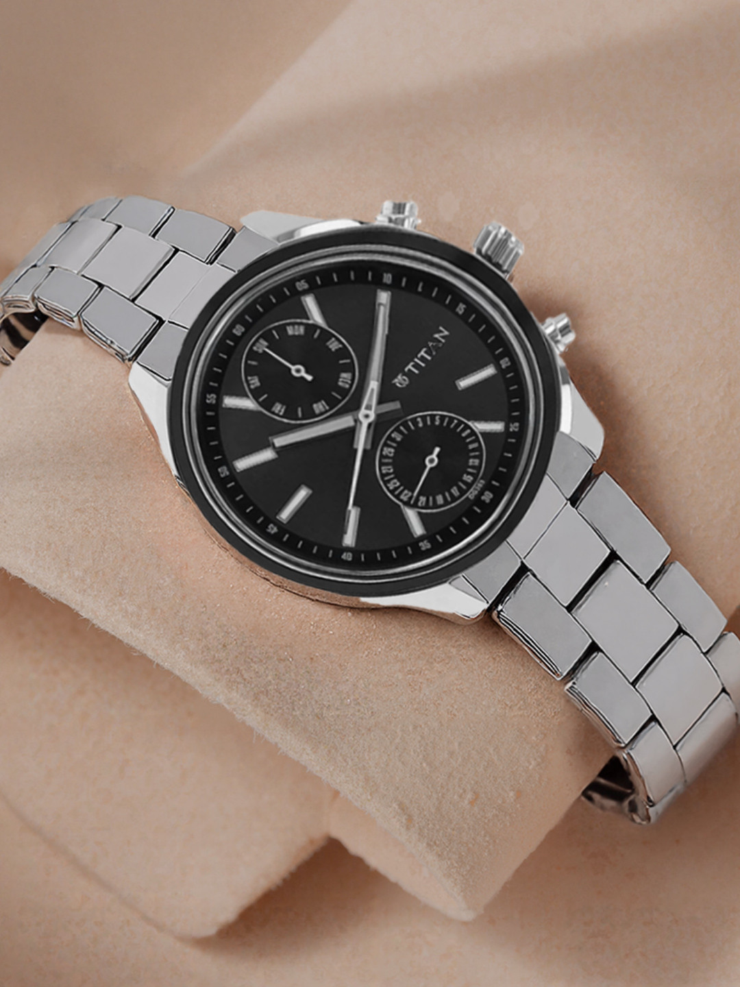 Titan Workwear Metropolitan Luxe Multifunction Analog Grey Dial Watch For Men - Nt1733km01