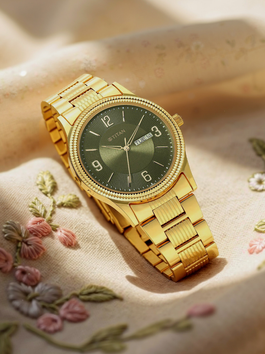 Titan Karishma Quartz Analog With Green Dial Watch For Men - Nt1650ym08