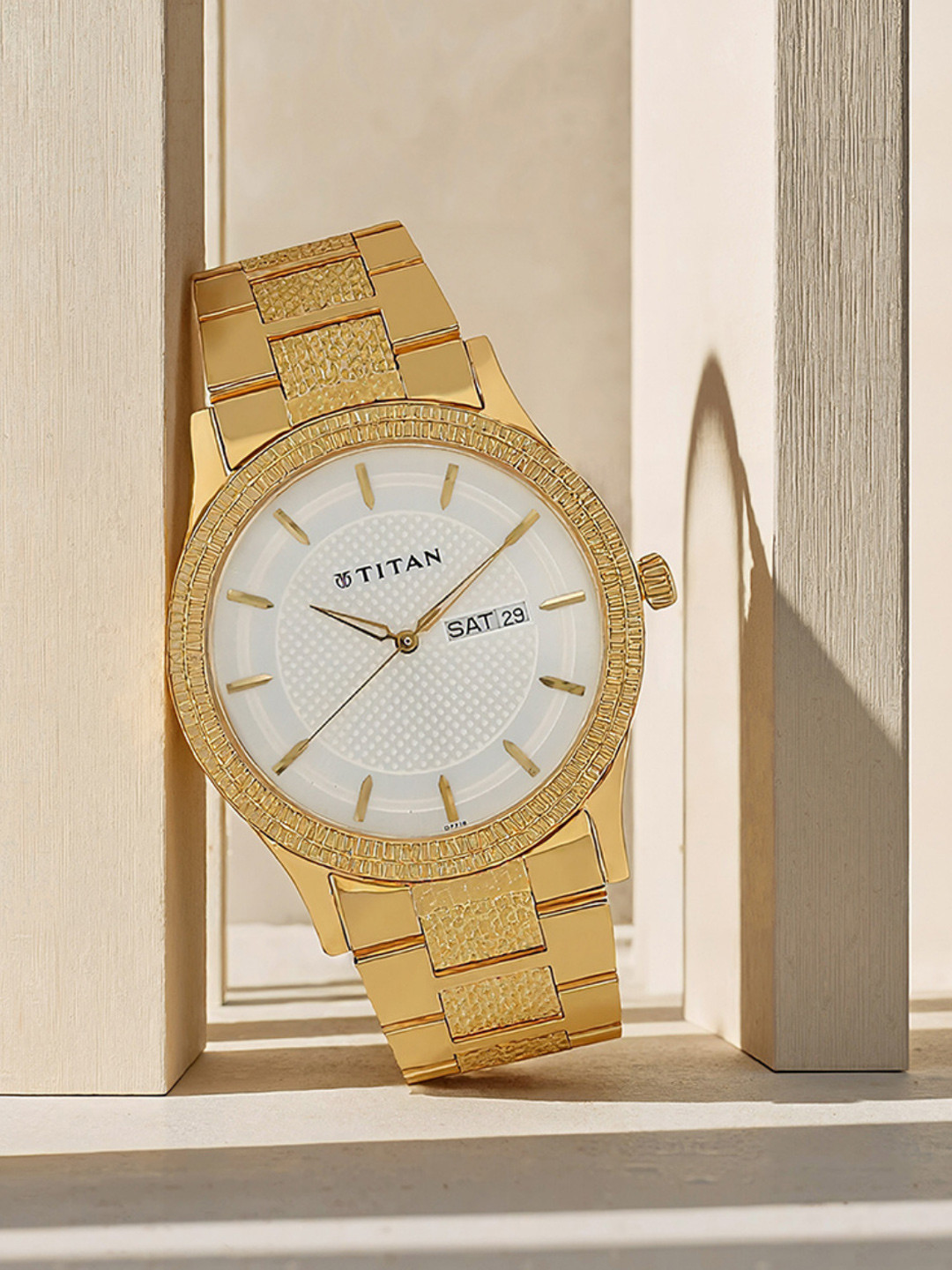 Titan Karishma Quartz Analog With White Dial Watch For Men - Nt1650ym05
