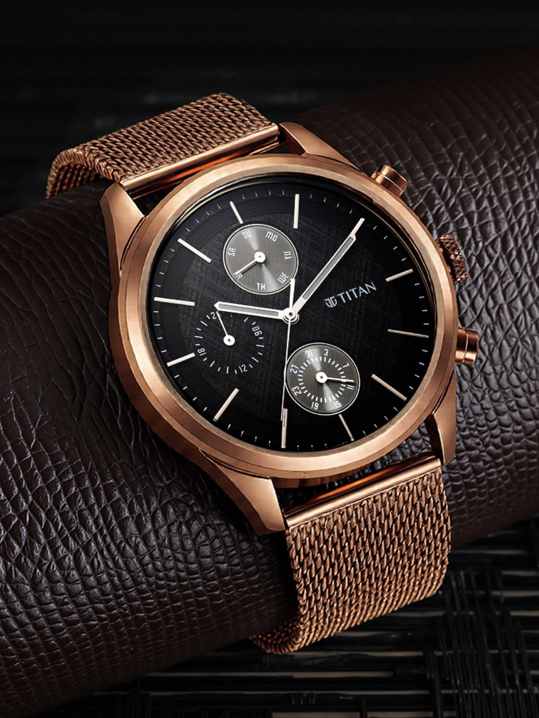 Titan Neo Splash Multifunction Analog With Black Dial Watch For Men - Nt1805qm05