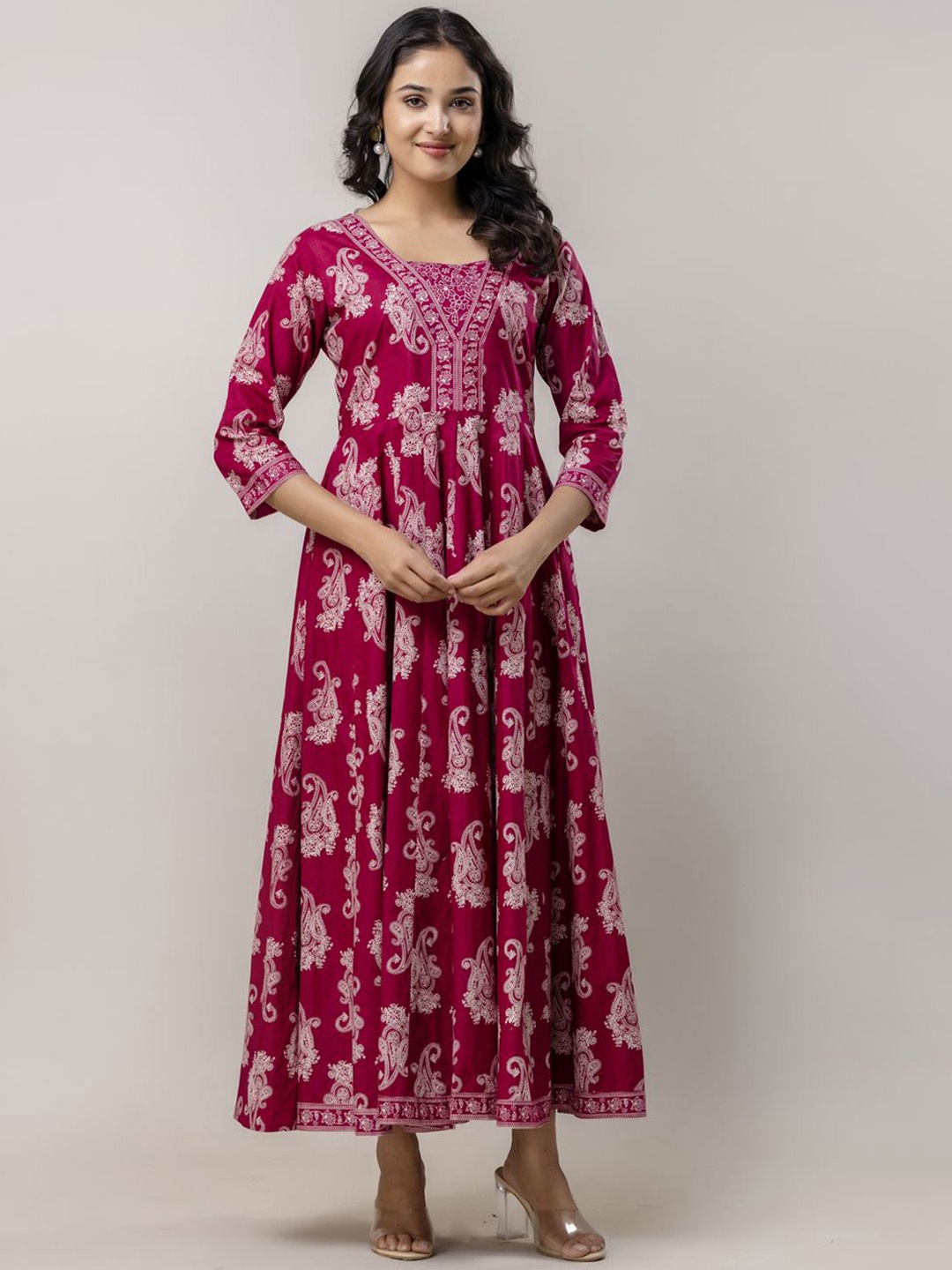 

Da Vastraagaar Women Quirky Printed Floral Anarkali Kurta, Maroon