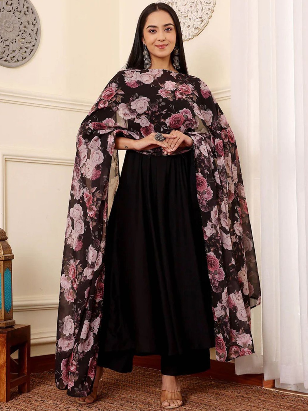 

KERI PERRY Womens Floral Printed Dupatta With Round Neck Kurta & Palazzos Set, Black