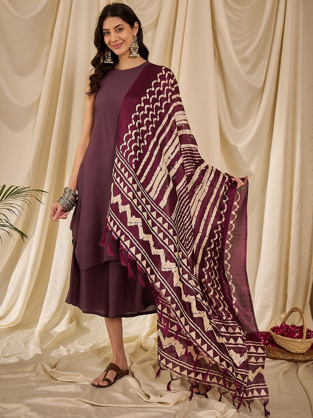 

InWeave Women Regular Kurta with Palazzos & With Dupatta, Mauve