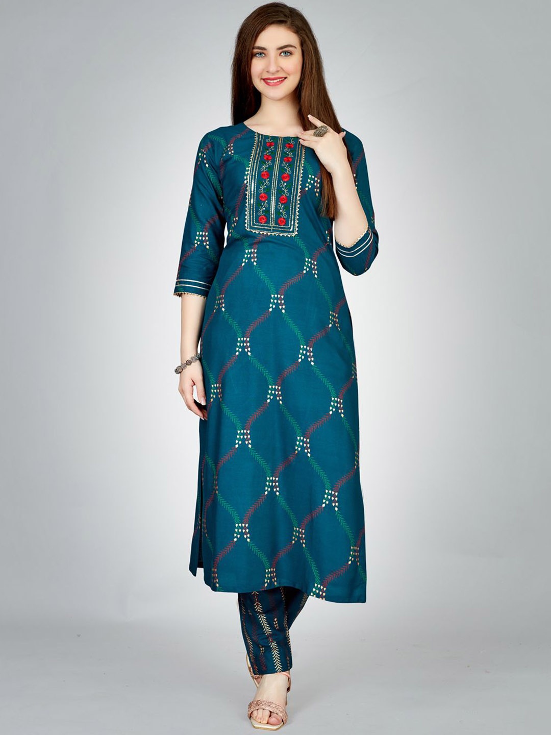 

HERE&NOW Women Ethnic Motifs Embroidered Regular Kurta with Trousers, Navy blue