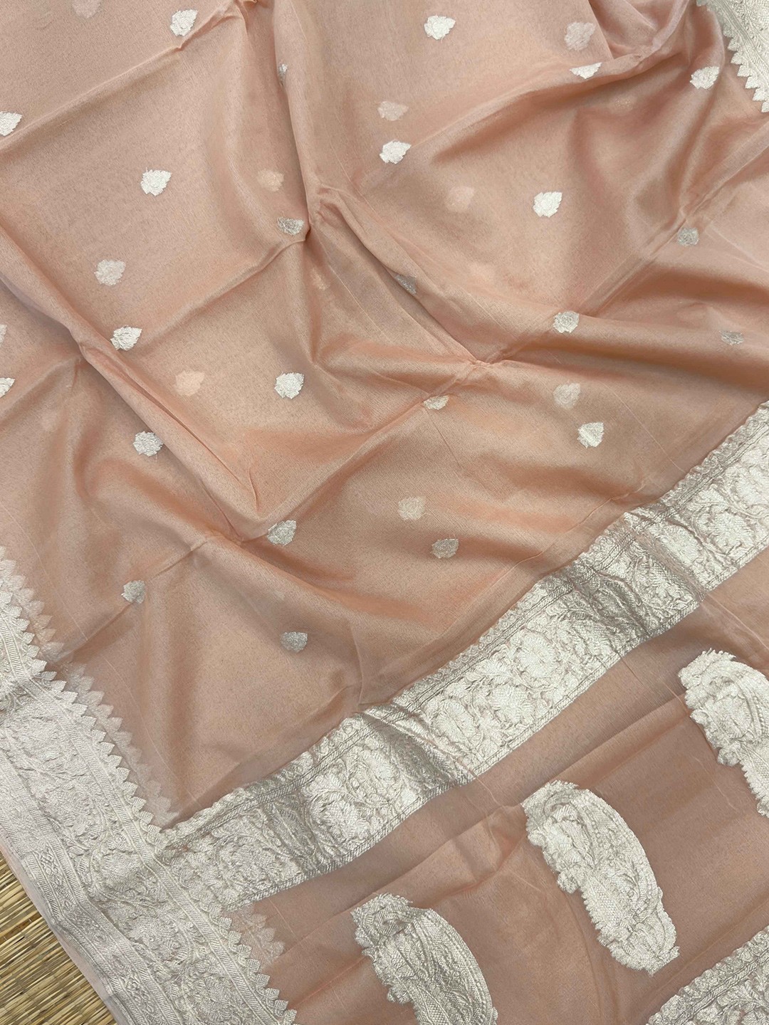 

SANJAR CREATION Woven Design Zari Pure Chiffon Khadi Saree, Pink