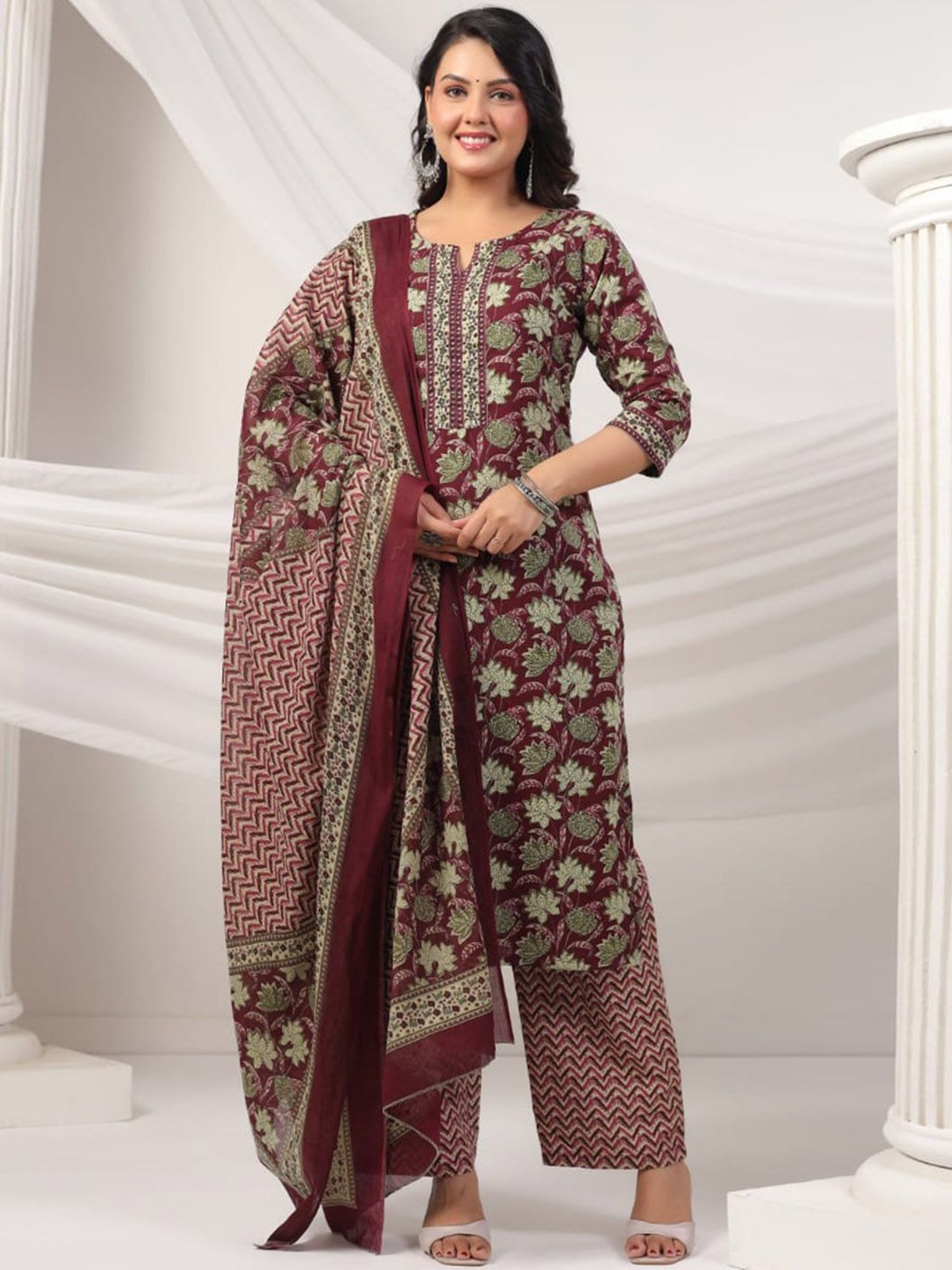 

Meena Bazaar Floral Printed Straight Kurta With Trousers & Dupatta, Burgundy