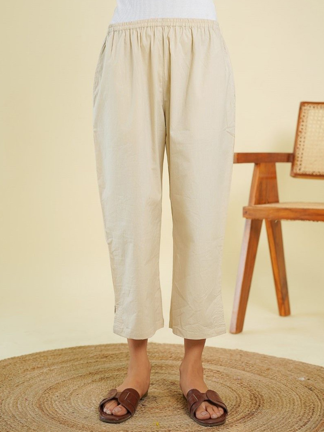 

GOODHAND Cotton Mid Rise Trousers, Beige