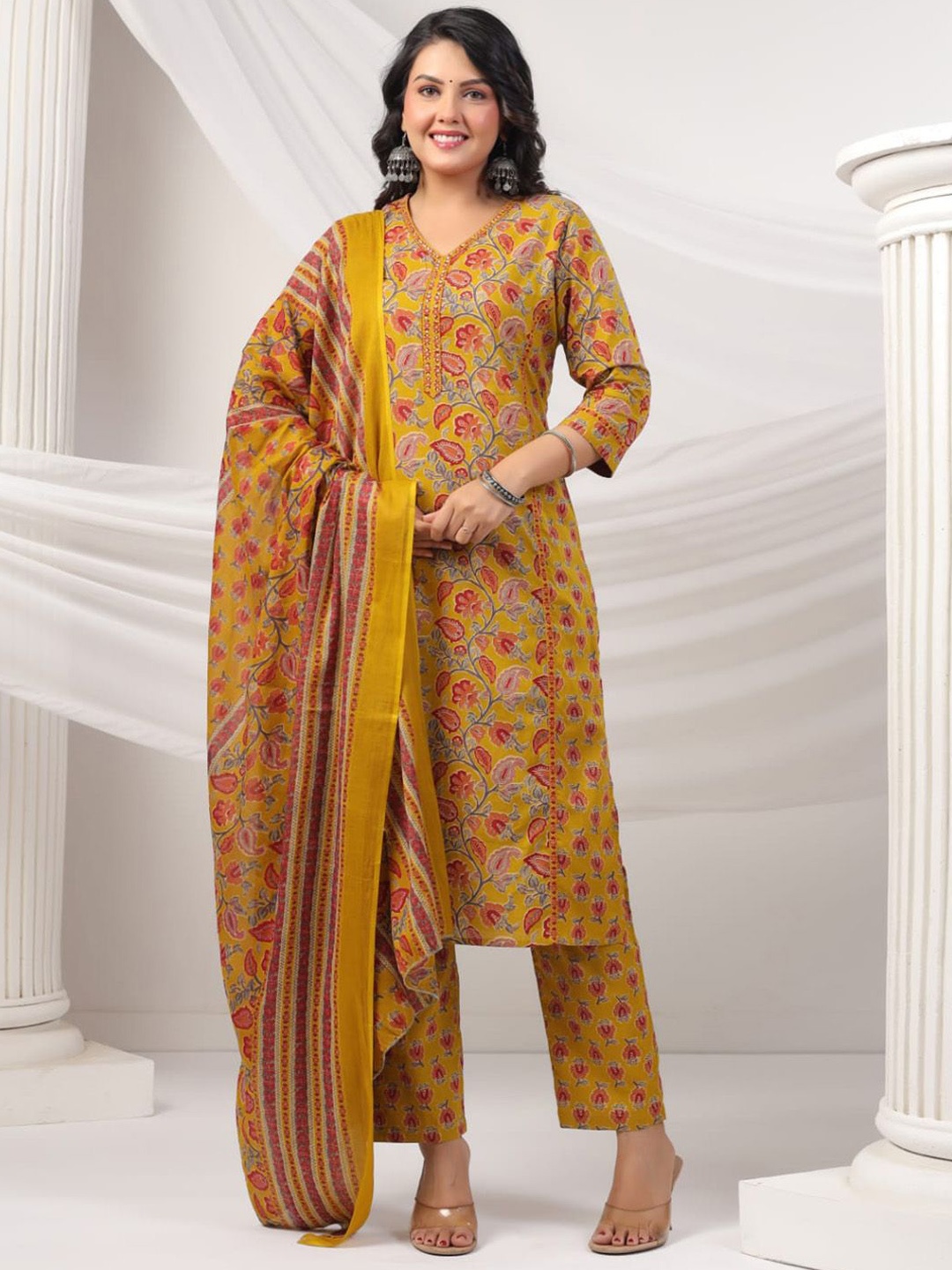 

Meena Bazaar Printed Kurta With Trousers & Dupatta, Mustard