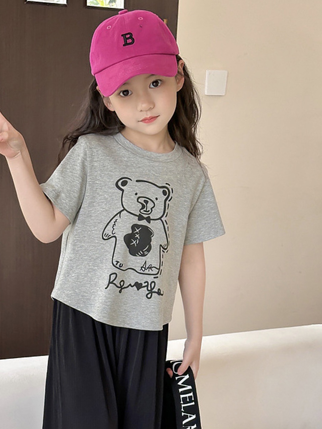

LULU & SKY Girls Printed Extended Sleeves Applique T-shirt, Grey