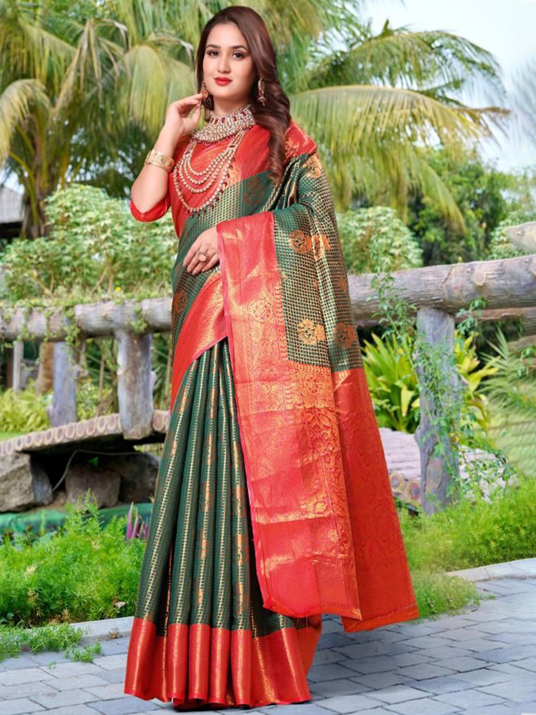 

jayant creation Woven Design Zari Silk Blend Banarasi Saree, Green