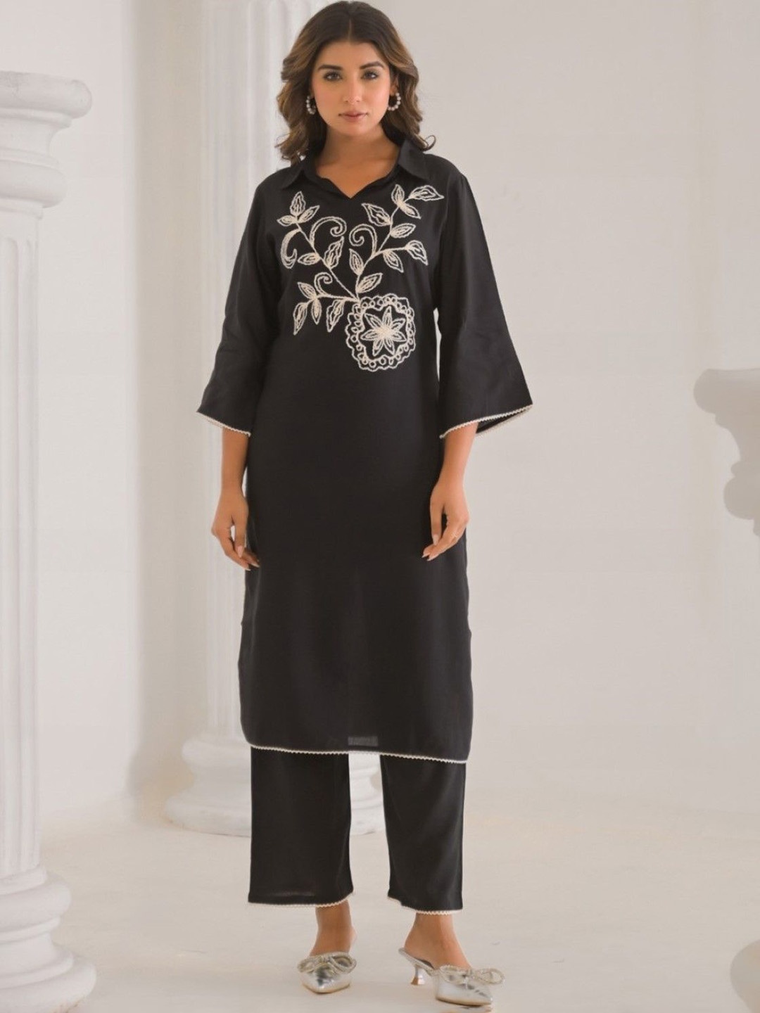 

AUTUMN LANE Women Floral Embroidered Regular Pure Cotton Kurta with Trousers, Black