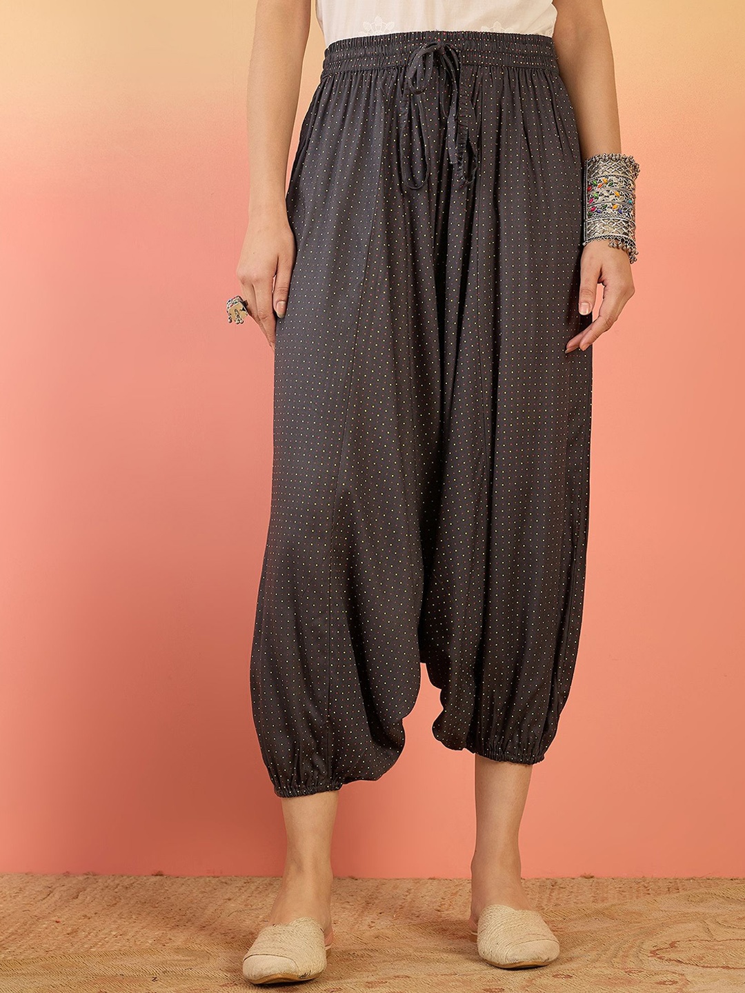 

In Weave Women Dark Grey Pin Dot Harem Pant