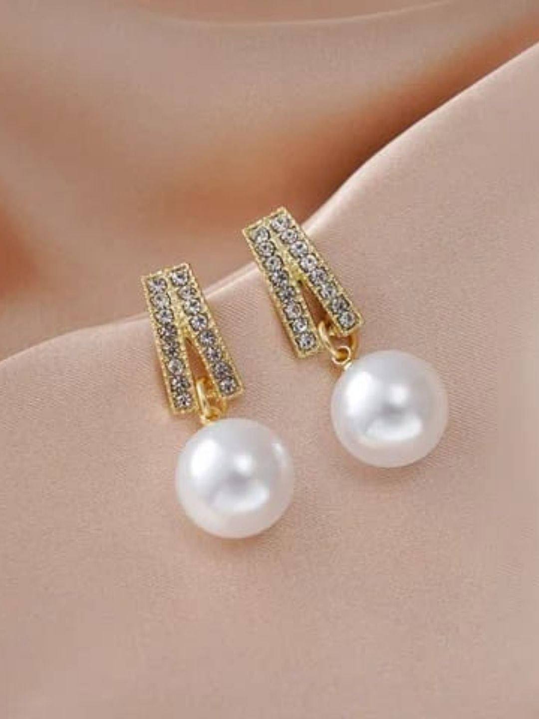 

CareDone Contemporary Drop Earrings, White