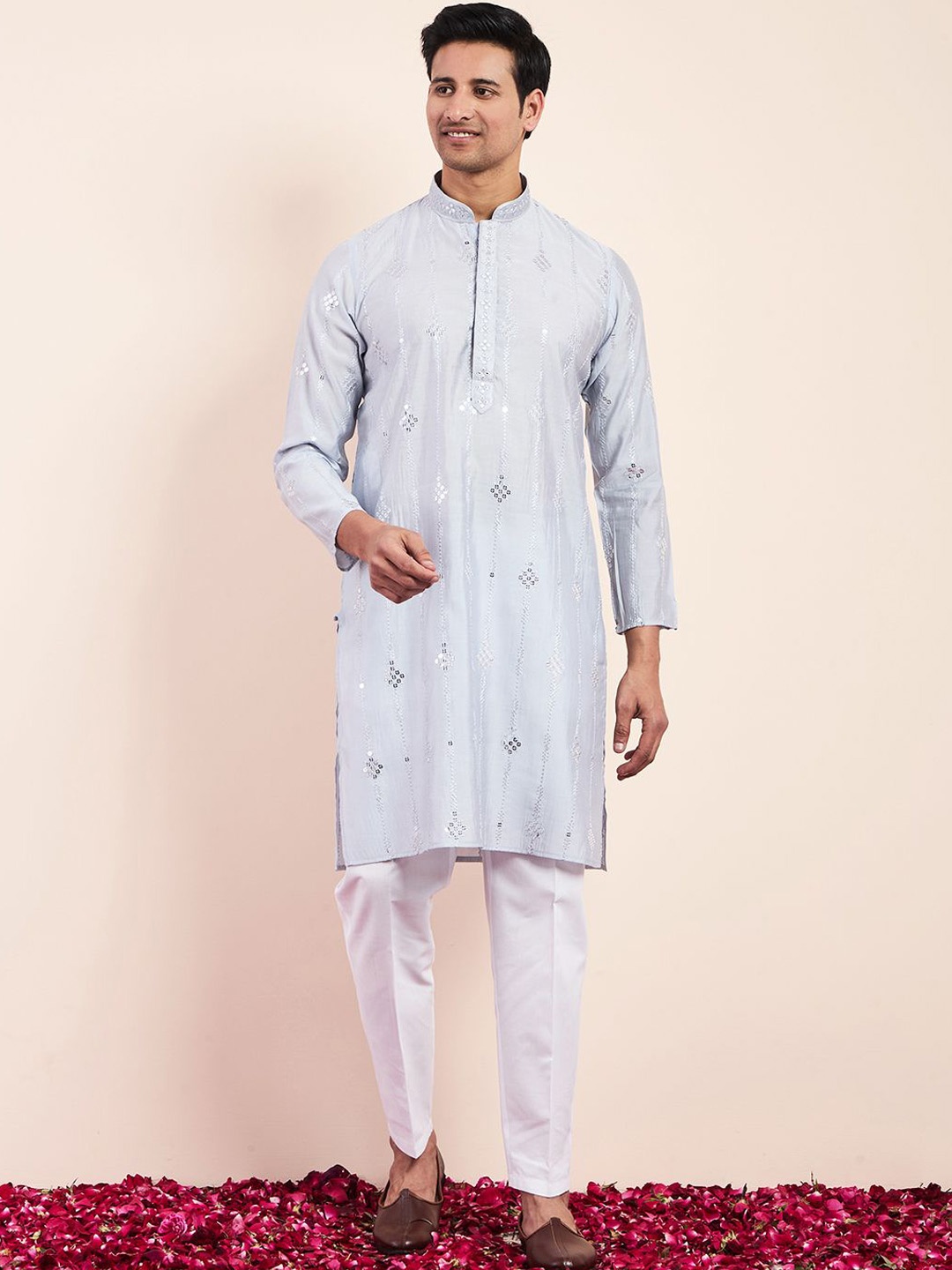 

Satwaa Embellished Mandarin Collar Mirror Work Cotton Silk Straight Kurta, Blue