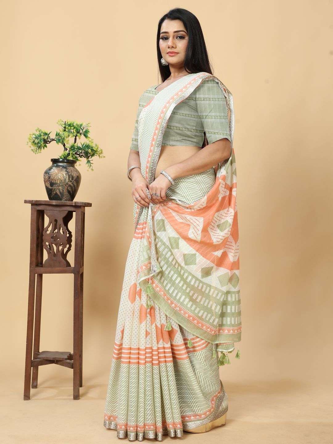 

Suha Art Silk Saree, Green