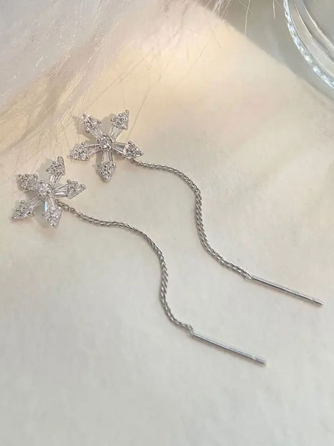 

DressBerry Contemporary Drop Earrings, Silver