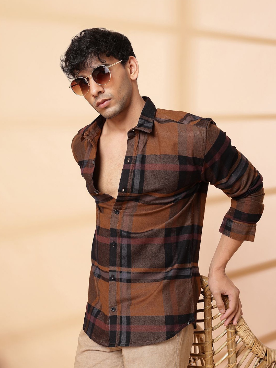 

Rigo Men Spread Collar Tartan Checked Cotton Casual Shirt, Brown