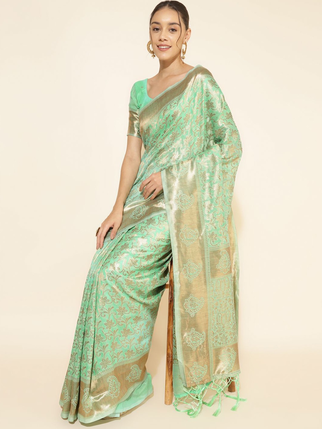 

Janasya Chanderi Silk Floral Saree with Unstitched Blouse Piece, Green
