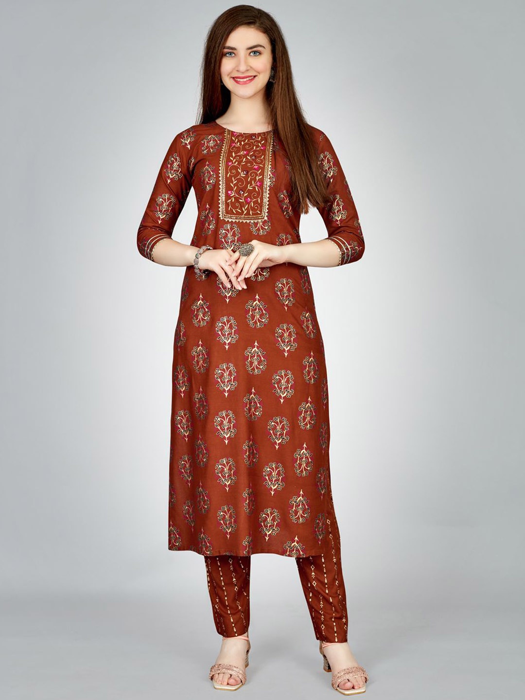

HERE&NOW Women Floral Embroidered Regular Kurta with Churidar, Rust