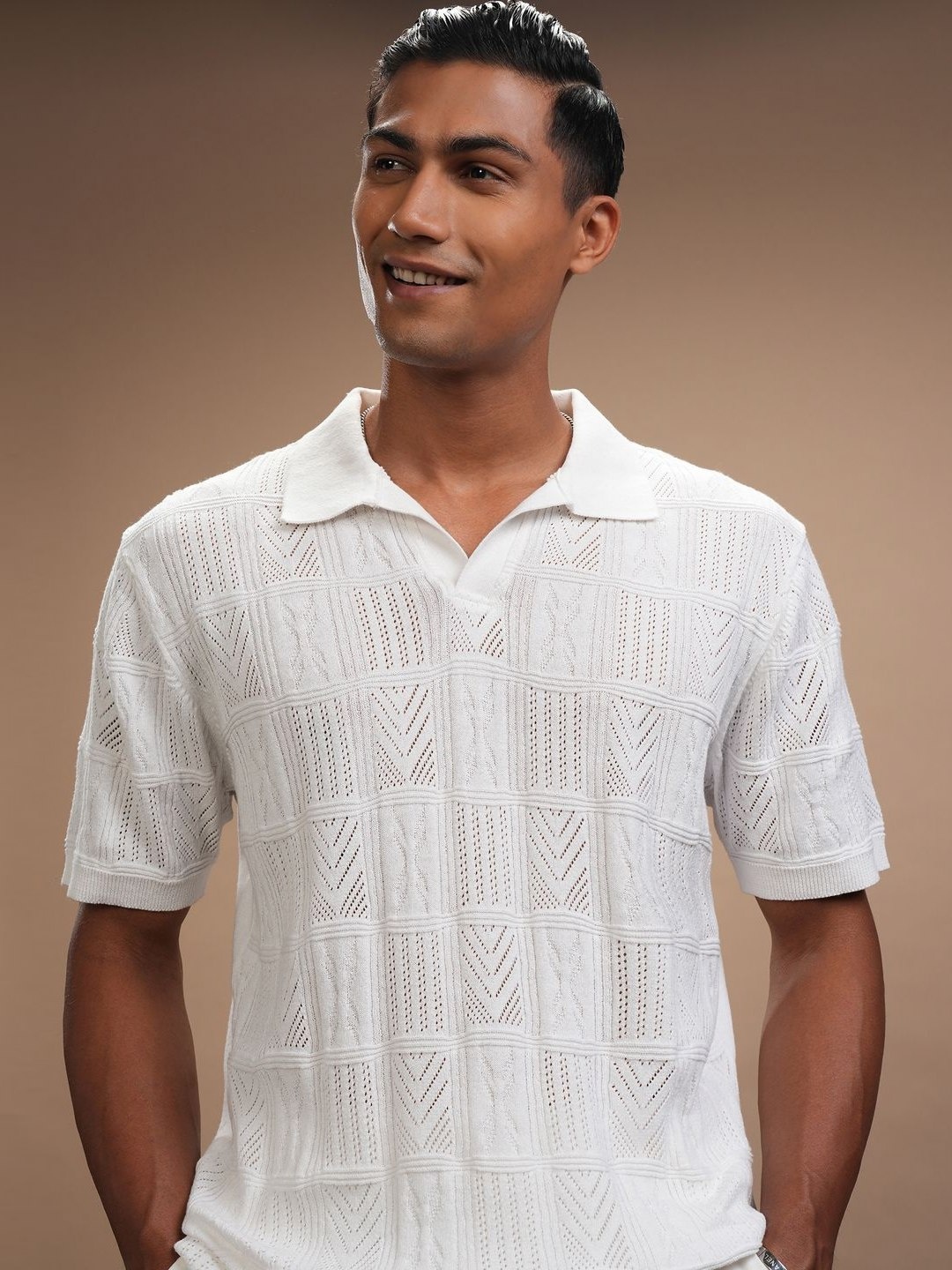 

HIGHLANDER Men Mandarin Collar T-shirt, White