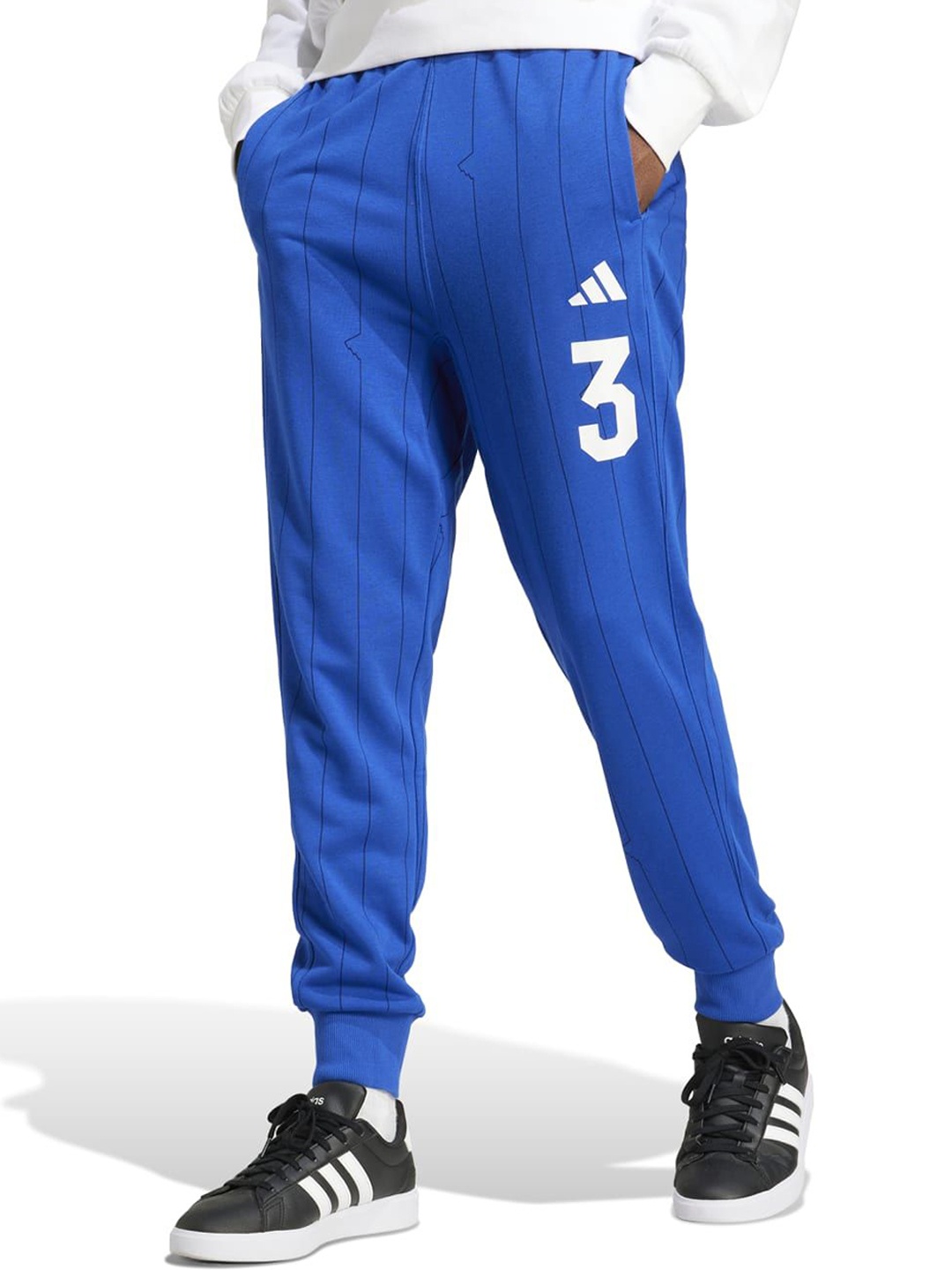 

ADIDAS Originals Men Mid-Rise Joggers, Blue