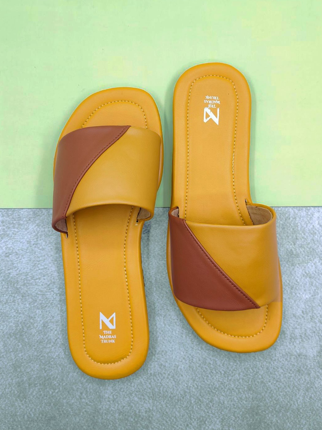 

THE MADRAS TRUNK Men Open Toe Flats, Yellow