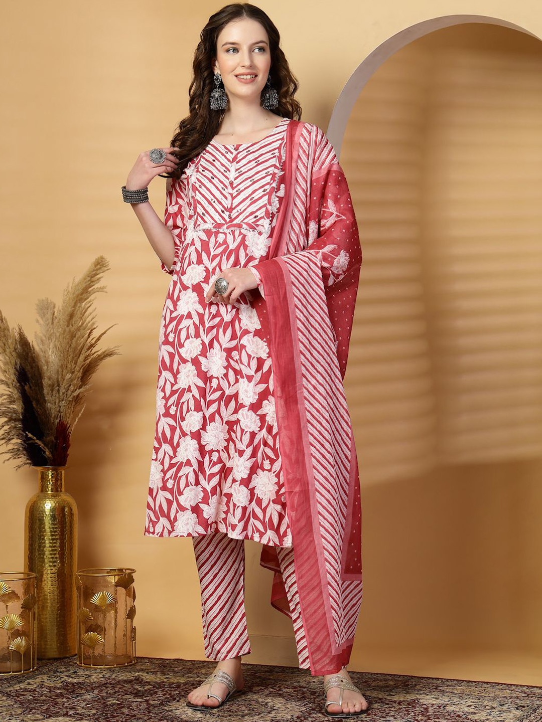 

Clora Creation Floral Printed Straight Kurta & Trousers With Dupatta, Maroon
