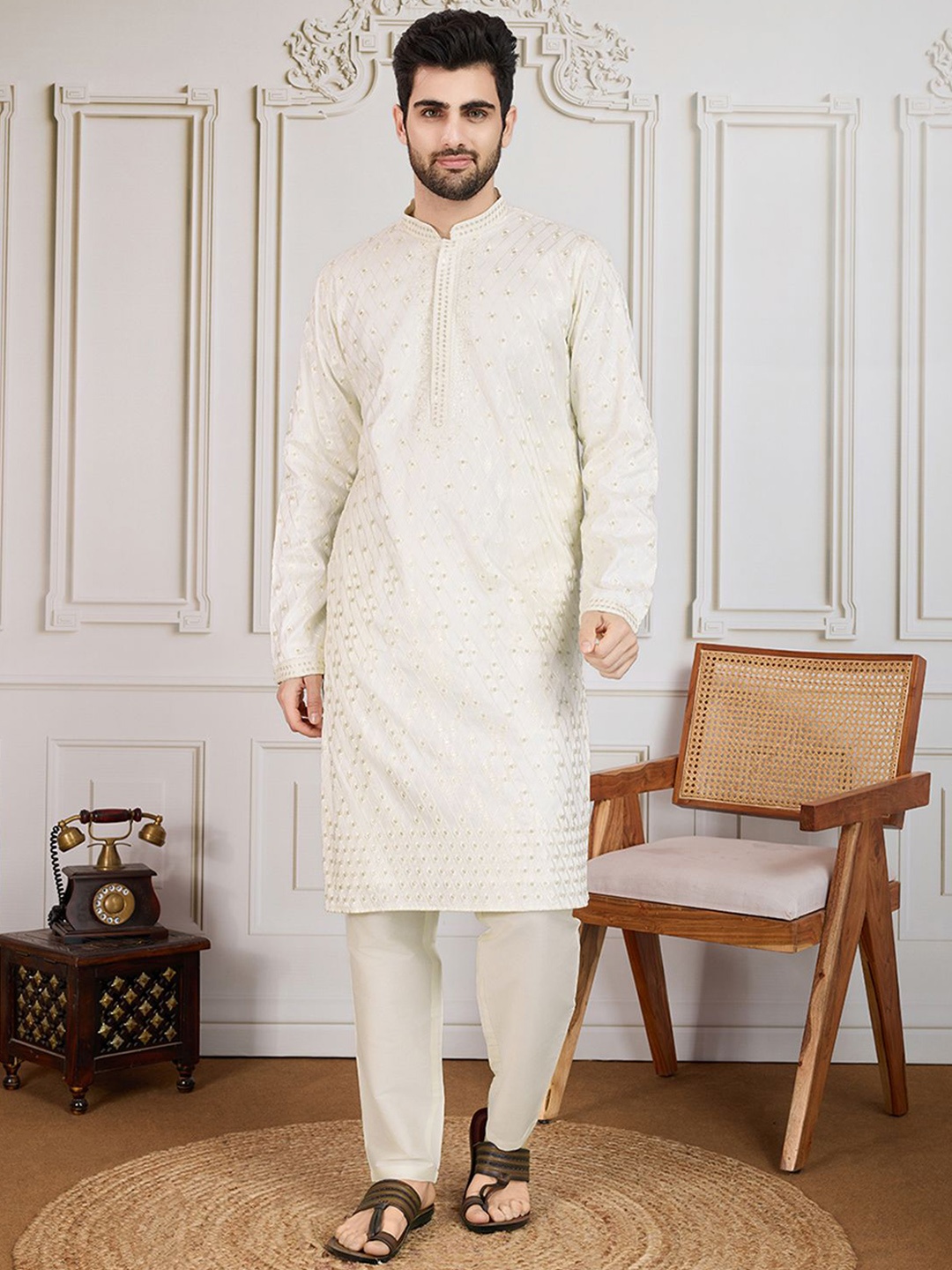 

House of Pataudi Embroidered Straight Kurta, Cream