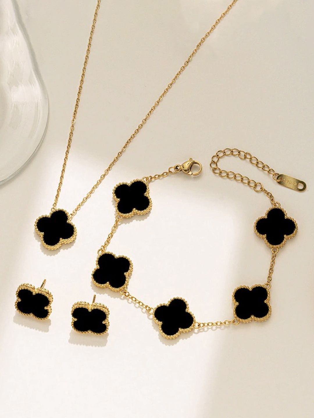 

Designs & You Gold Plated Stainless Steel Clover Jewellery Set