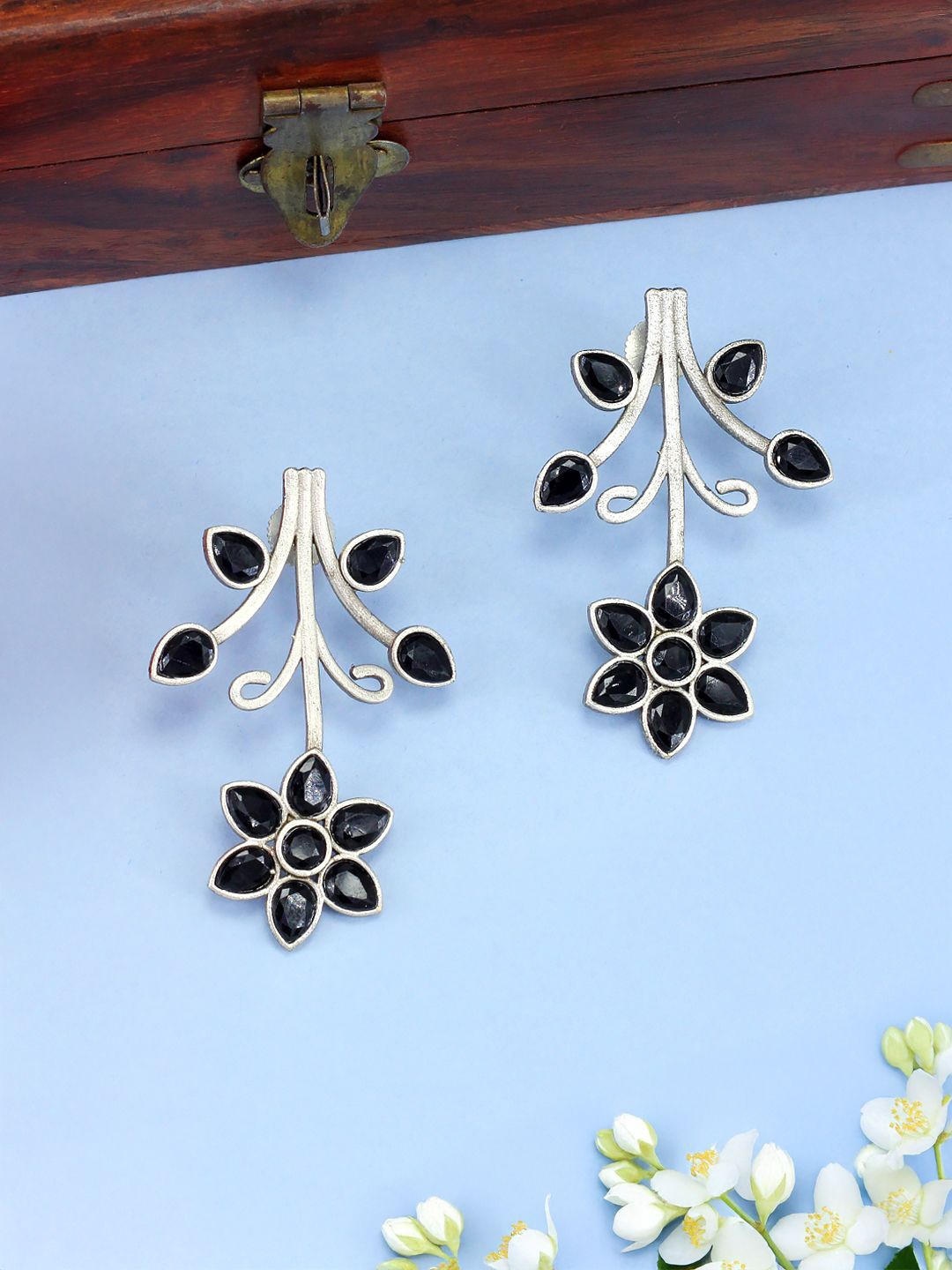 

PRIVIU Floral Drop Earrings, Black